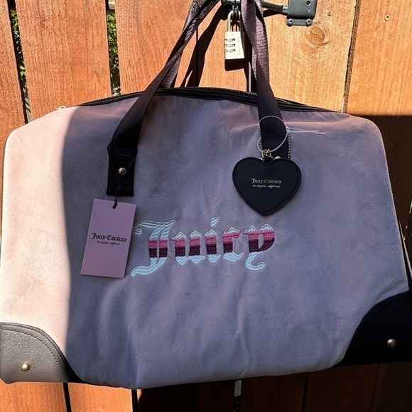 Juicy Couture Retro Vibe Weekender Bag - Picture 3 of 5